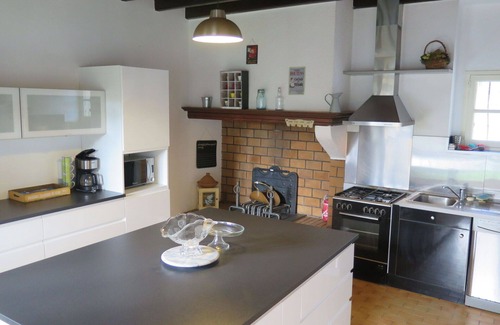 Nassiet Villa | Beautiful private villa for 9 people with WIFI, private pool, A/C, TV, terrace and parking