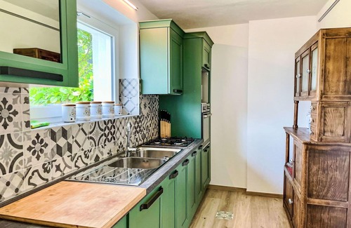 Regoledo House | Beautiful private villa for 6 guests with WIFI, TV, patio and pets allowed