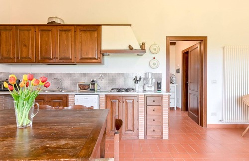 Manciano Villa | Beautiful private villa with private pool, WIFI, TV, patio, pets allowed, panoramic view and par.