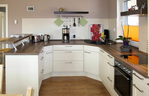 Godern House | Beautiful private villa for 8 people with TV, terrace, pets allowed and parking