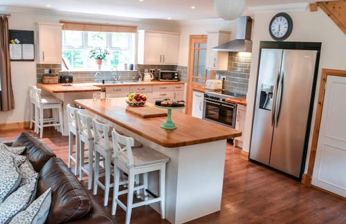 Lerags Villa | Beautiful private villa for 10 people with TV, patio, pets allowed, panoramic view and parking