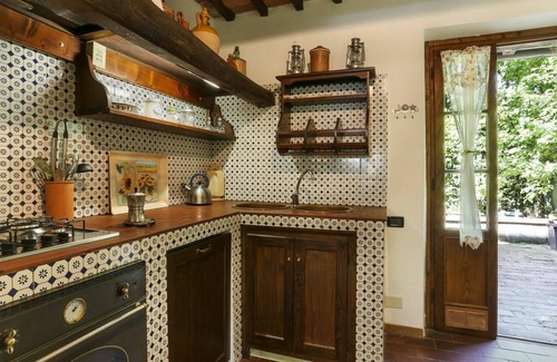 Santa Maria del Giudice Villa | Beautiful private villa for 8 people with WIFI, TV, patio, pets allowed and parking