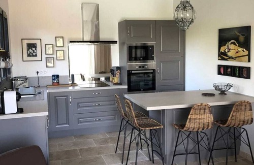 Castillon-du-Gard House | Beautiful, quiet apartment with magnificent view of the Pont du Gard