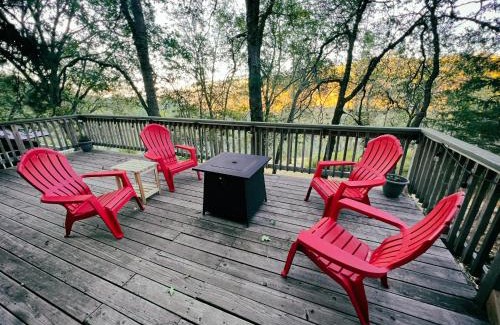 Middletown House | Beautiful Quiet Mountain Getaway, Amazing Views