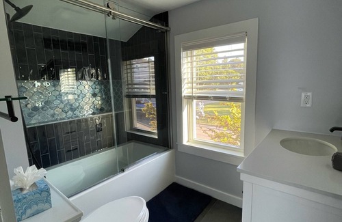 Kingston Cottage | Beautiful & Quiet Waterfront Oasis