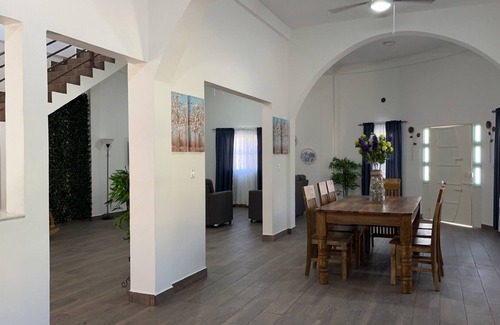 Metapan House | Beautiful, recently built, contemporary brick style home.