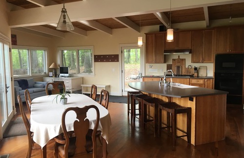 Charlottesville House | Beautiful, Relaxing Getaway for Family and Friends