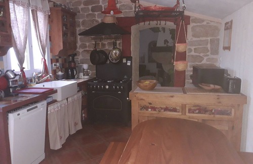 Kerroch House | beautiful renovated farmhouse with garden near beaches, golf and surfing
