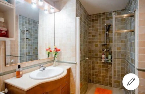 Angles Bed & Breakfast | BEAUTIFUL ROOM RIVER