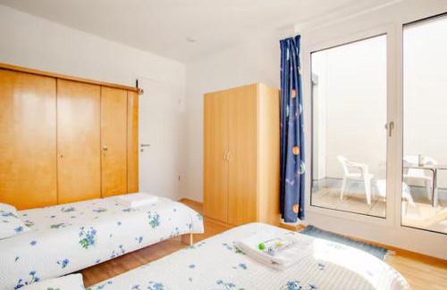 Kirchrode Apartment | Beautiful room with balcony direction to Messe
