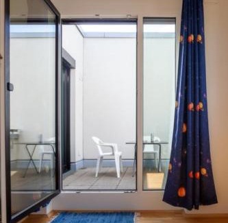 Kirchrode Apartment | Beautiful room with balcony direction to Messe
