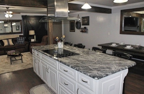 Murfreesboro House | Beautiful Rustic Murfreesboro Home just minutes from I24, MTSU and more