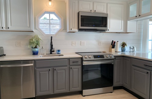 Saratoga Springs House | Beautiful Saratoga Lake home with gorgeous sunsets and close to downtown
