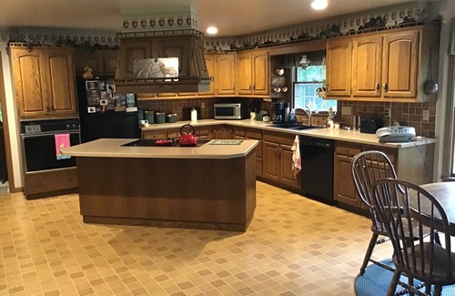 Plymouth House | Beautiful secluded house on 20 acres