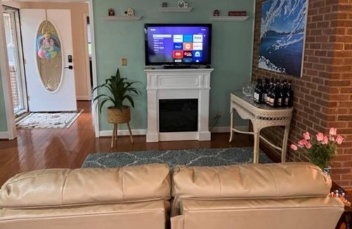 Goodview House | Beautiful Secluded Point w500 ft of Waterfront on Main Channel with Cove to Swim