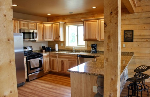 Tierra Del Oro Cabin | Beautiful, Serene Log Cabin Lodge