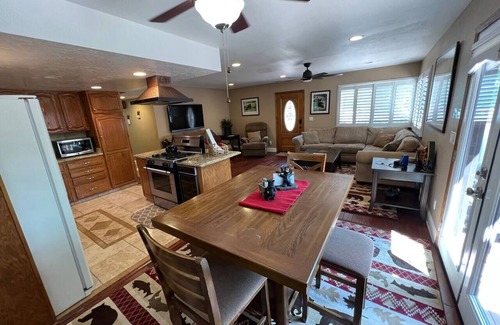 Lakehead House | Beautiful Shasta Lake House, Lakeshore, Sleeps 12 - Shasta Lakeshore Retreat #6