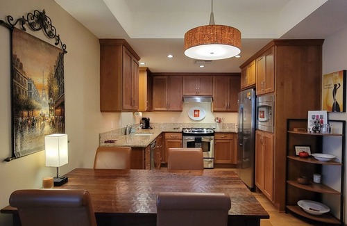 Nob Hill Condo | Beautiful Space in the Heart of NW Portland's Alphabet District