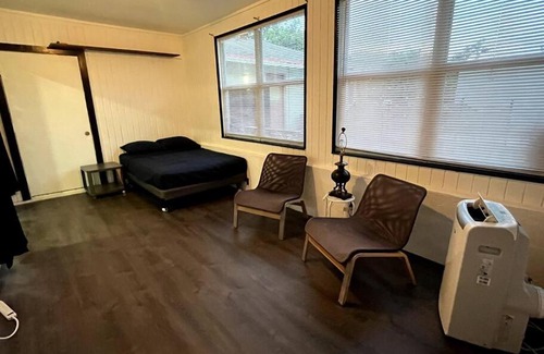 Lake Worth Corridor House | Beautiful spacious 4Bd 2Ba w/ large pool/backyard