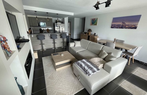 Cran-Gevrier Apartment | Beautiful Spacious apartment with mountain view