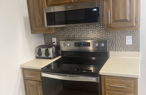 Appleton House | Beautiful spacious property 4 sleeping areas and 3 full baths can sleep up to 10