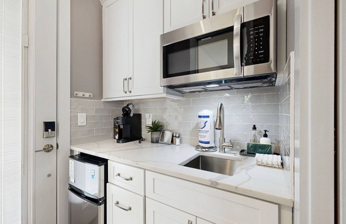 Palm Coast Apartment | Beautiful studio with heated pool, kitchenette, central AC, & firepit