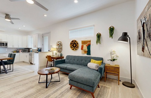 Palm Coast House | Beautiful studio with heated pool, kitchenette, central AC, & washer/dryer