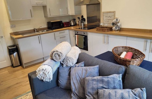 Stockcross Apartment | Beautiful, Stylish and Unique 1 bedroom flat