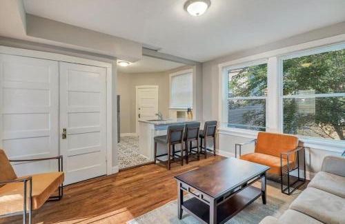 Tower Grove South House | Beautiful Tower Grove Unit Recently Renovated 2S