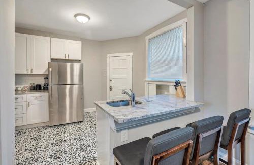 Tower Grove South House | Beautiful Tower Grove Unit Recently Renovated 2S