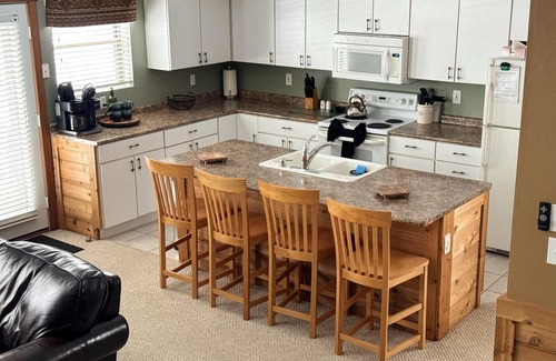 Seven Springs House | Beautiful Townhouse in The Villages of 7 Springsn