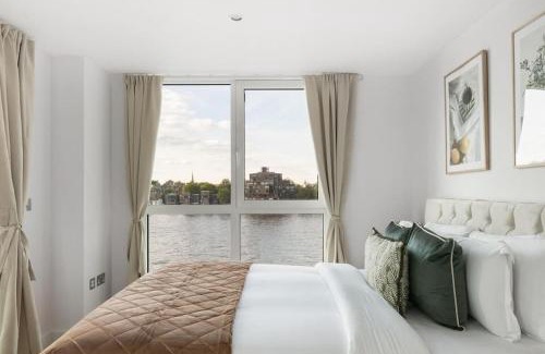 Vauxhall Apartment | Beautiful Two-Bedroom Flat on the Riverside with Spectacular Views