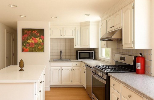 Sharon House | Beautiful two-bedroom residence nestled in the lovely town near Boston