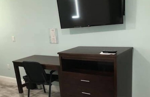 Ocean View Halifax Estates Condo | Beautiful Daytona Beach King Suite!