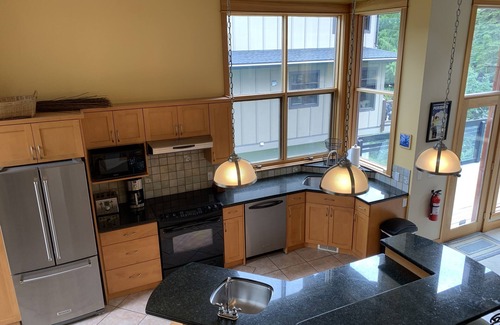 Sunburst Estates House | Beautiful Vacation Home | Ski-in/Ski-Out | Private Hot Tub | Fireplace