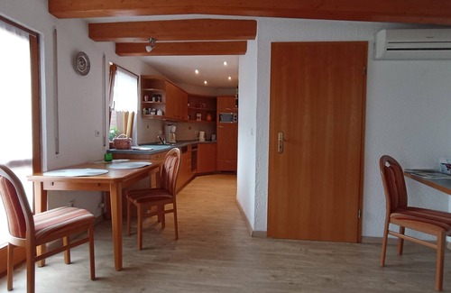 Radebeul House | Beautiful vacation home in the immediate vicinity of v. Altkötzschenbroda, parking space at the house