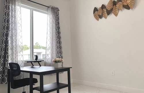 Sunshine House | Beautiful Vacation Home with a Private Fence