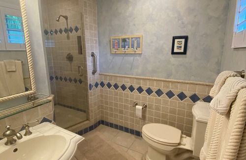 Venetian Shores House | Beautiful Venetian Shores Waterfront 4 bedroom Home away from Home!