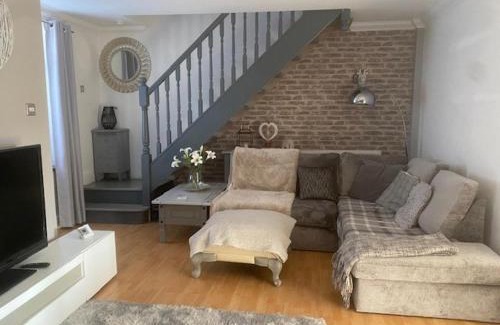 Mountain Ash House | Beautiful Views Welsh Retreat 2bedroom