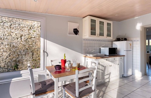 Gouville-sur-Mer House | Beautiful villa for 5 guests with WIFI, TV, terrace and pets allowed