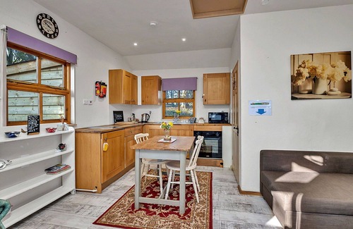 Bury St Edmunds House | Beautiful villa for 2 people with WIFI, terrace, pets allowed and parking