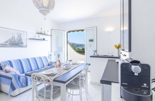 Pantai House | Beautiful villa for 6 people with pool, WIFI, TV, terrace and parking