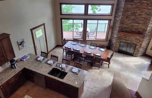 Newport House | Beautiful Villa, Fire Pit, Near The Smokys!