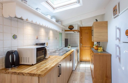 Cuers House | Beautiful villa for 4 guests with WIFI, A/C, private pool and TV