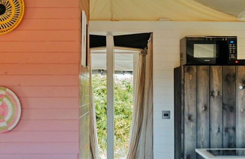 Little Walsingham House | Beautiful villa for 6 people with pets allowed and parking