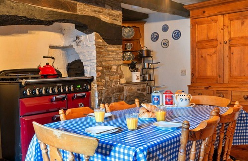Chittlehampton House | Beautiful villa for 5 guests with WIFI and pets allowed