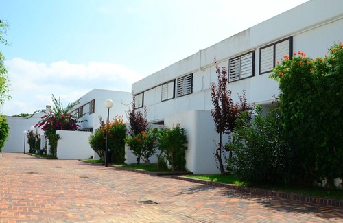 Punta Umbria Ski Chalet | Beautiful villa in a gated 50m from the beach