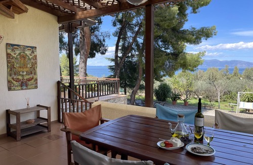 Lokroi House | Beautiful Villa near the beach for family and groups- Mikrovivos Country House