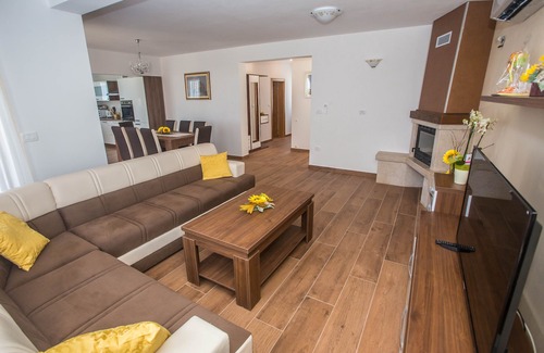Strpacici House | Beautiful villa with swimming pool, SPECTACULAR view, barbecue, free WiFi