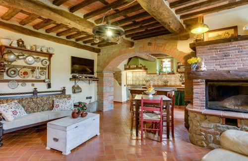Pontito Villa | Beautiful villa with WIFI, private pool, TV, balcony, pets allowed, panoramic view and parking